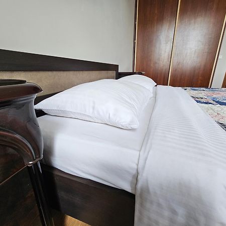 Ernaz Plus Apartments-Expo-Boulevard 130 Akmola Esterno foto